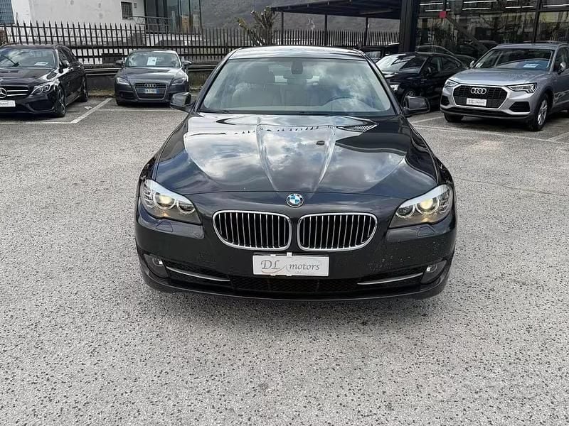 Usata BMW 523 204 CV (150 kW) 2010 Grigio Berlina
