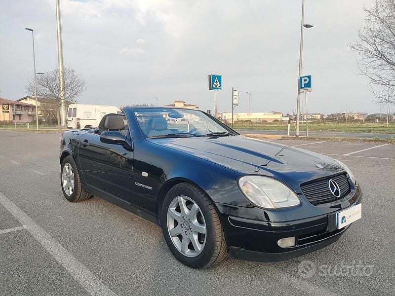 Usata Mercedes SLK230 193 CV (141 kW) 1999 Nero Cabrio