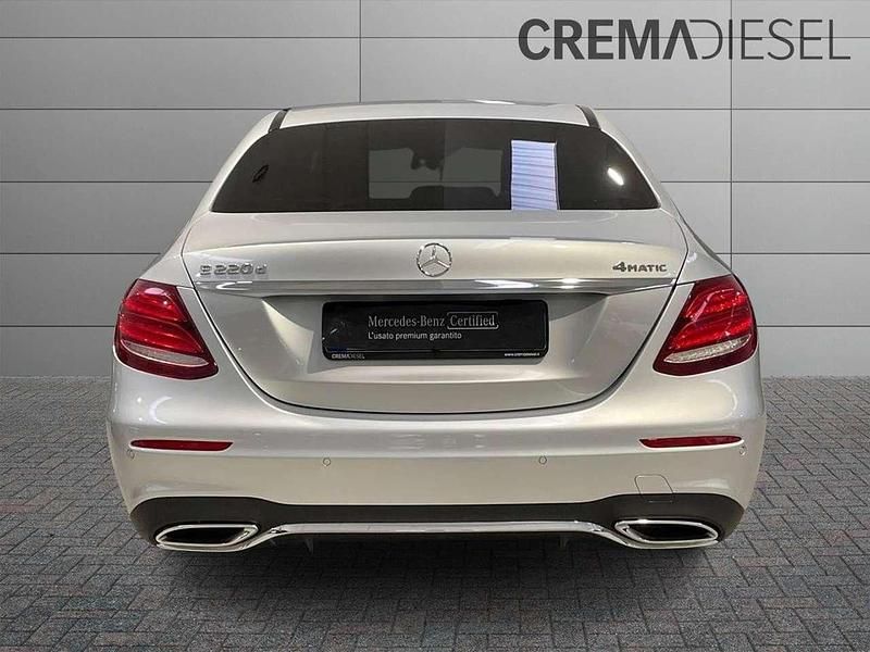 Usata Mercedes E220 Premium 194 CV (142 kW) 2021 Argento Station wagon