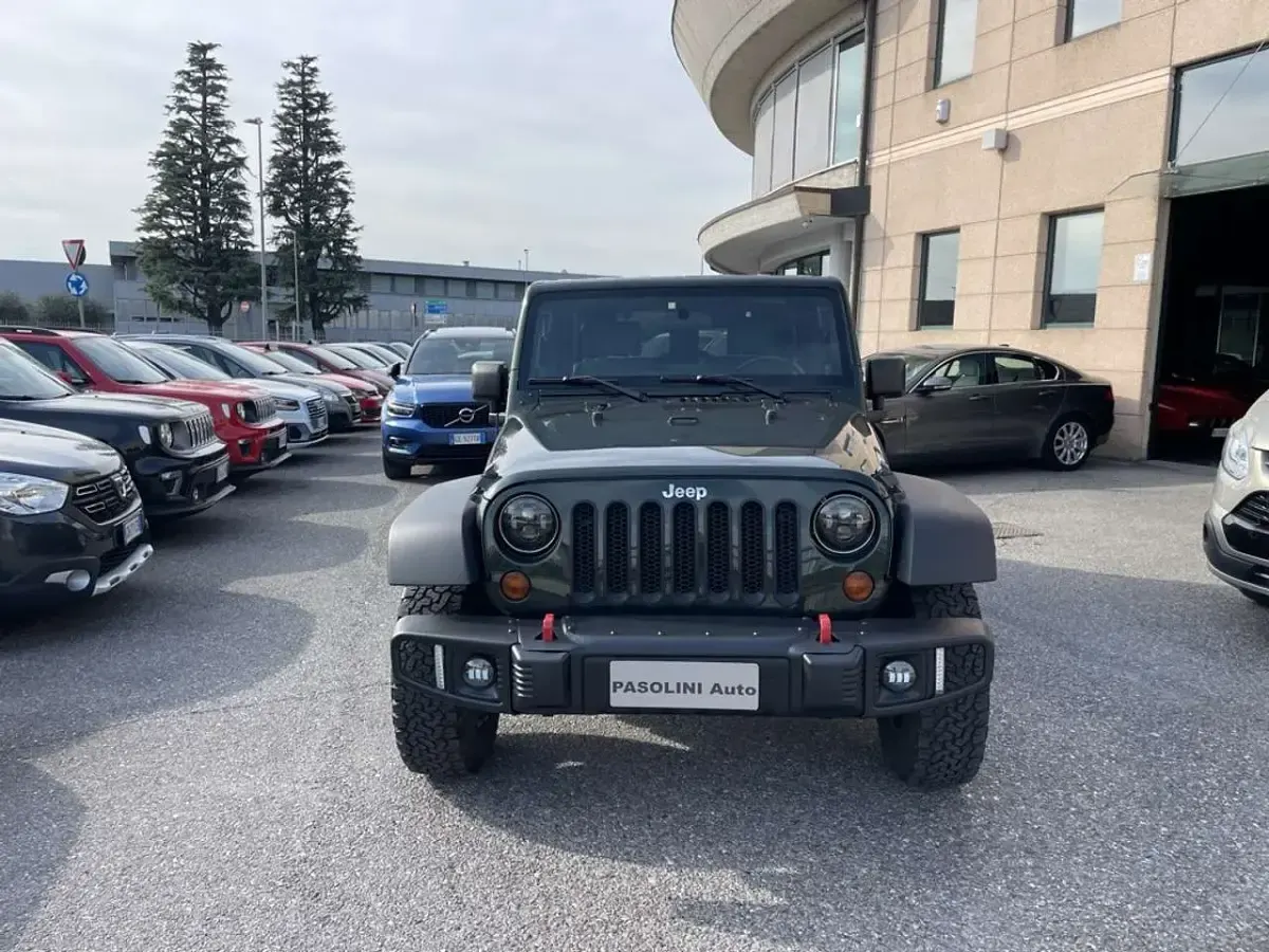 Usata Jeep Wrangler Unlimited Rubicon 200 CV (147 kW) 2011 Verde SUV