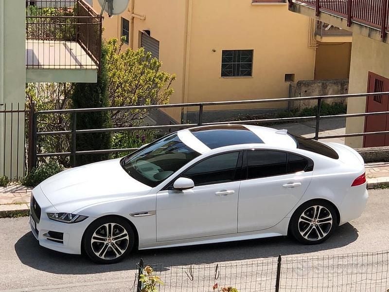 Usata Jaguar XE R-Sport 180 CV (132 kW) 2017 Bianco Berlina