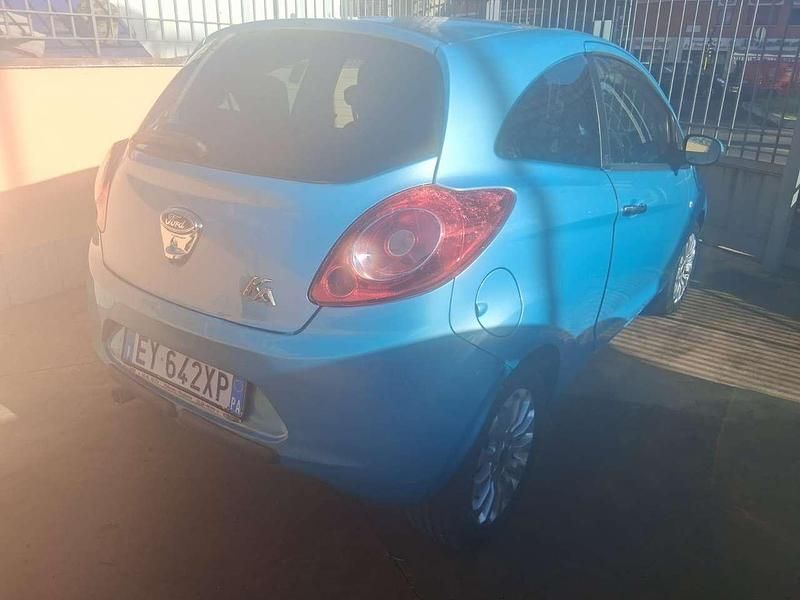 Usata Ford Ka Titanium 69 CV (50 kW) 2015 Blu/azzurro Berlina