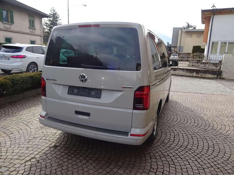 Usata VW Multivan 150 CV (110 kW) 2022 Ascot grey Furgone
