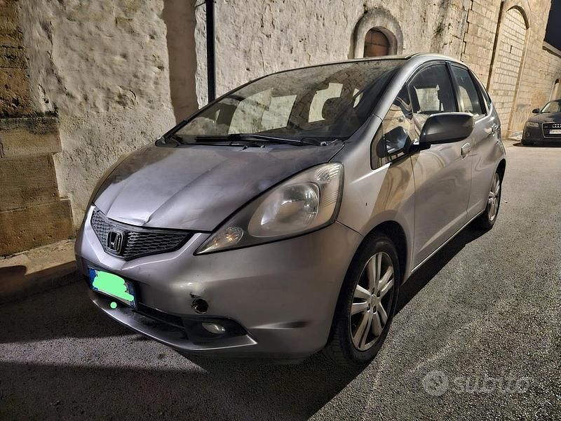 Usata Honda Jazz 99 CV (72 kW) 2009 Grigio Utilitaria