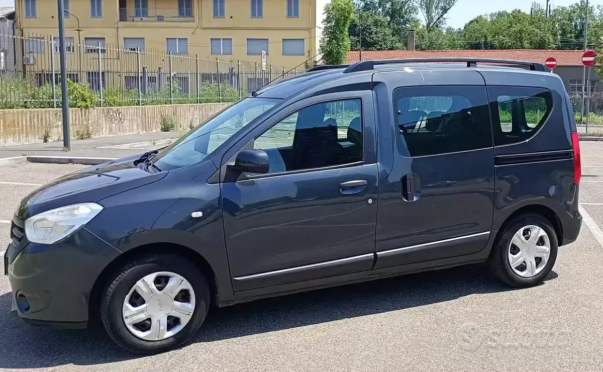 Usata Dacia Dokker 90 CV (66 kW) 2017 Bluazzurro Monovolume