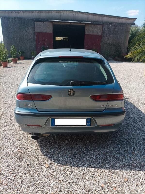 Usata Alfa Romeo 156 Distinctive 140 CV (102 kW) 2001 Blu/azzurro Station wagon