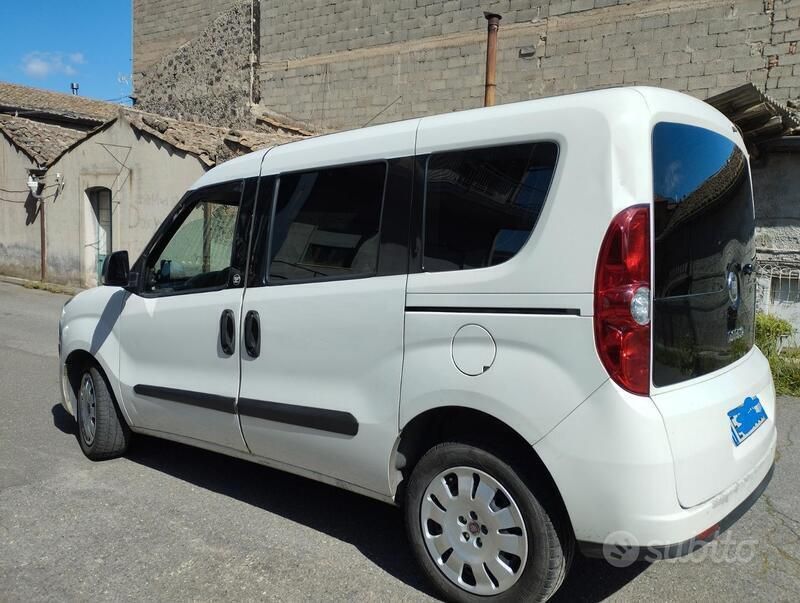 Usata Fiat Doblò 135 CV (99 kW) 2012 Bianco Monovolume