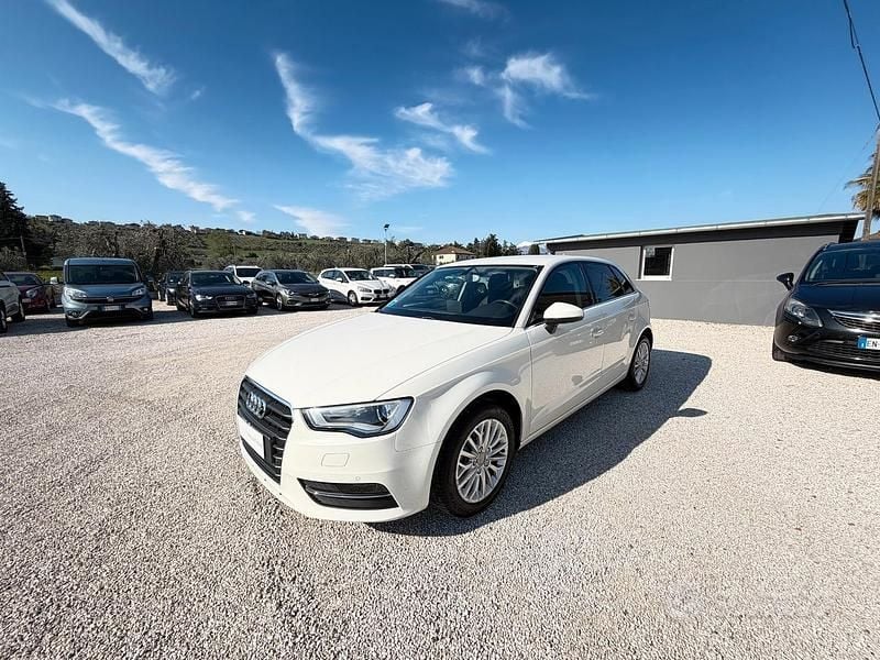 Usata Audi A3 Ambiente 105 CV (77 kW) 2013 Bianco Berlina