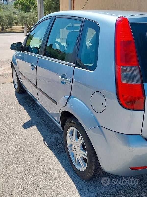 Usata Ford Fiesta 68 CV (50 kW) 2005 Utilitaria