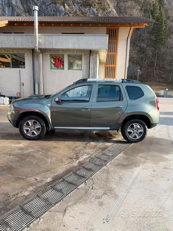 Usata Dacia Duster Lauréate 109 CV (80 kW) 2015 Verde SUV