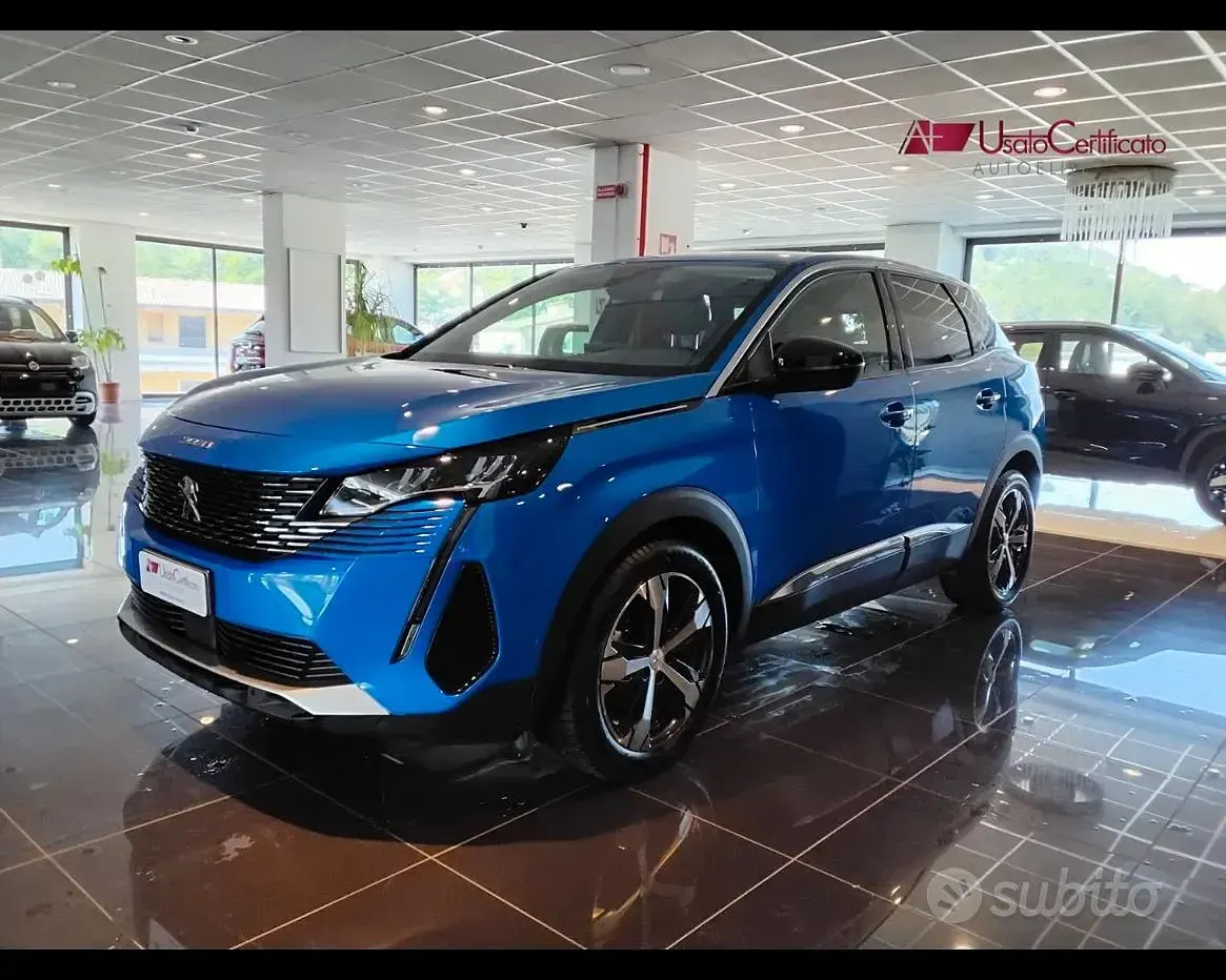 Usata Peugeot 3008 Allure 131 CV (96 kW) 2022 Blu SUV