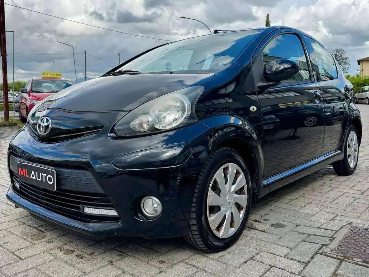 Usata Toyota Aygo Connect Style 68 CV (50 kW) 2013 Nero Utilitaria