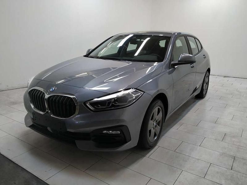 Usata BMW 118 Advantage 136 CV (100 kW) 2022 Grigio pastello Utilitaria