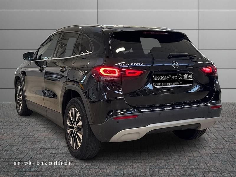 Usata Mercedes GLA200 150 CV (110 kW) 2022 Nero SUV
