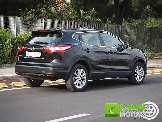 Usata Nissan Qashqai Tekna 131 CV (96 kW) 2016 Nero SUV