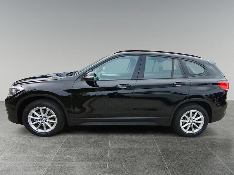 Käytetty BMW X1 xLine 150 HP (110 kW) 2022 Musta Katumaasturi