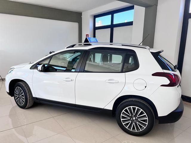 Usata Peugeot 2008 Active 83 CV (61 kW) 2019 Bianco pastello SUV