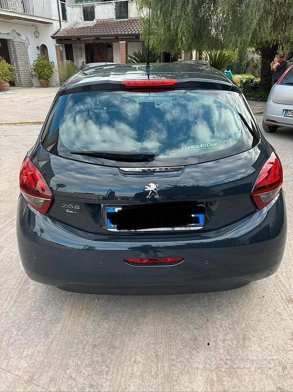 Usata Peugeot 208 2016 Utilitaria