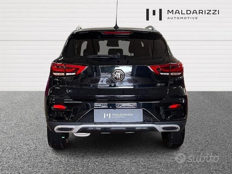 Usata MG ZS Luxury 111 CV (81 kW) 2023 Nero SUV