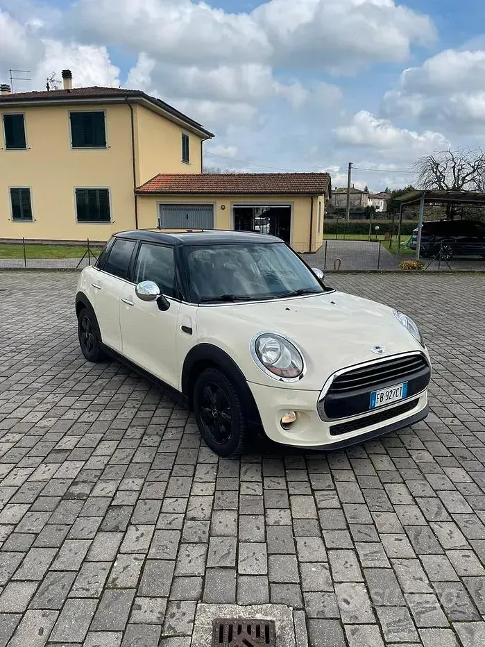 Usata Mini ONE 102 CV (75 kW) 2015 Utilitaria