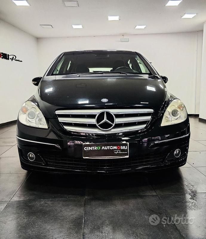 Usata Mercedes B200 140 CV (102 kW) 2008 Nero Monovolume