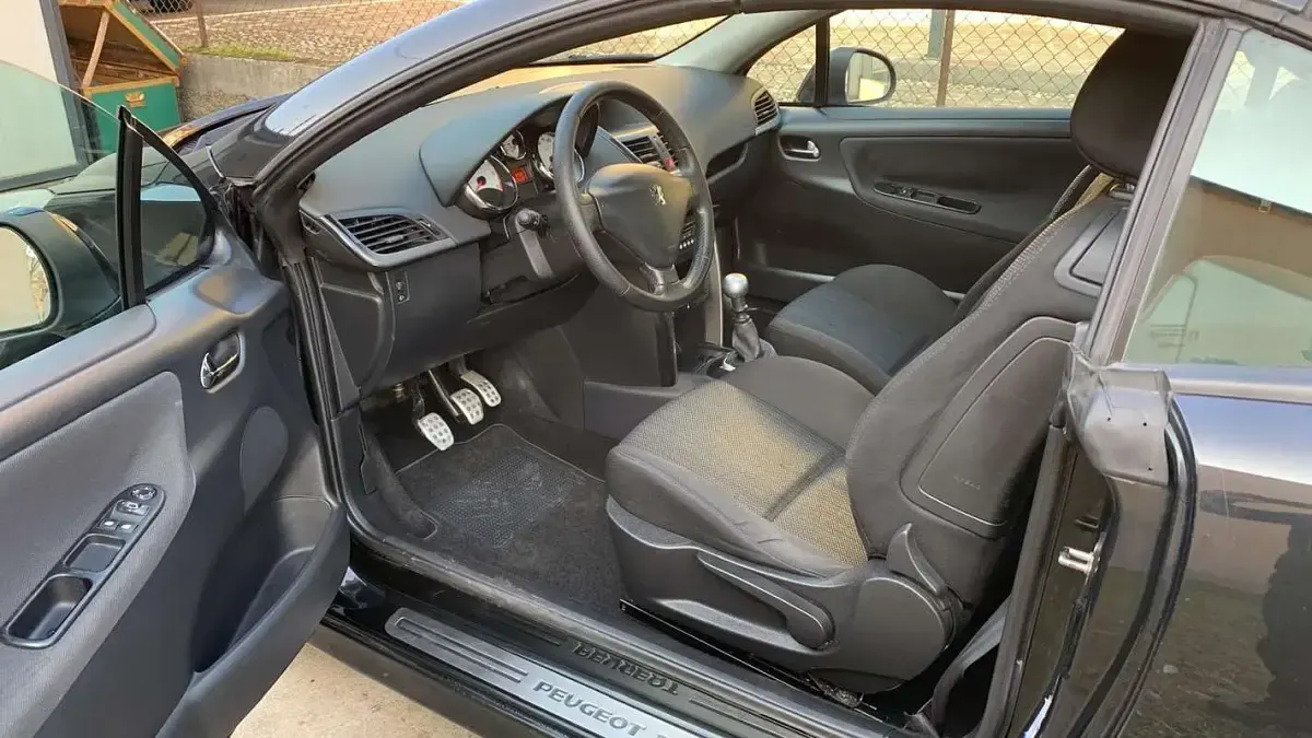 Usata Peugeot 207 CC 111 CV (81 kW) 2011 Nero Cabrio