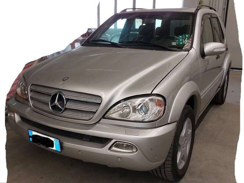 Argento Usata 2002 Mercedes ML270 SUV | 5000 € (Buon prezzo) - Immagine 1/4