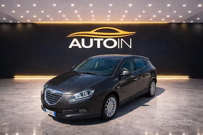 Usata Lancia Delta 121 CV (88 kW) 2010 Marrone Utilitaria