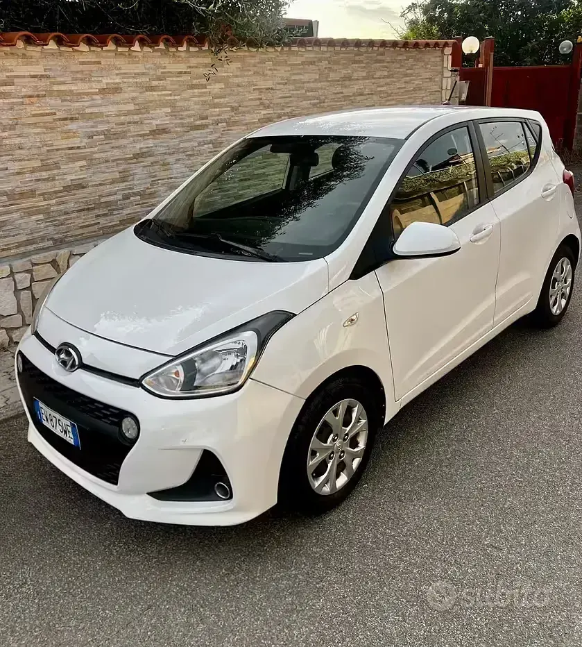 Usata Hyundai i10 Edition 67 CV (49 kW) 2015 Bianco Utilitaria
