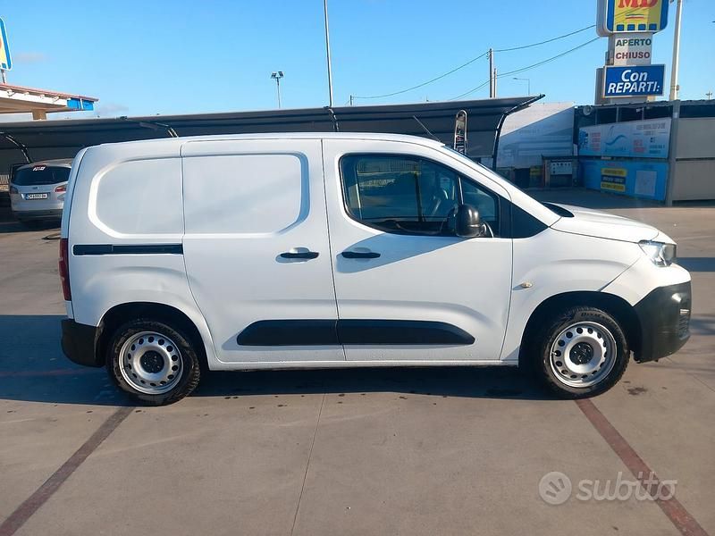 Usata Peugeot Partner 131 CV (96 kW) 2019 Bianco Monovolume