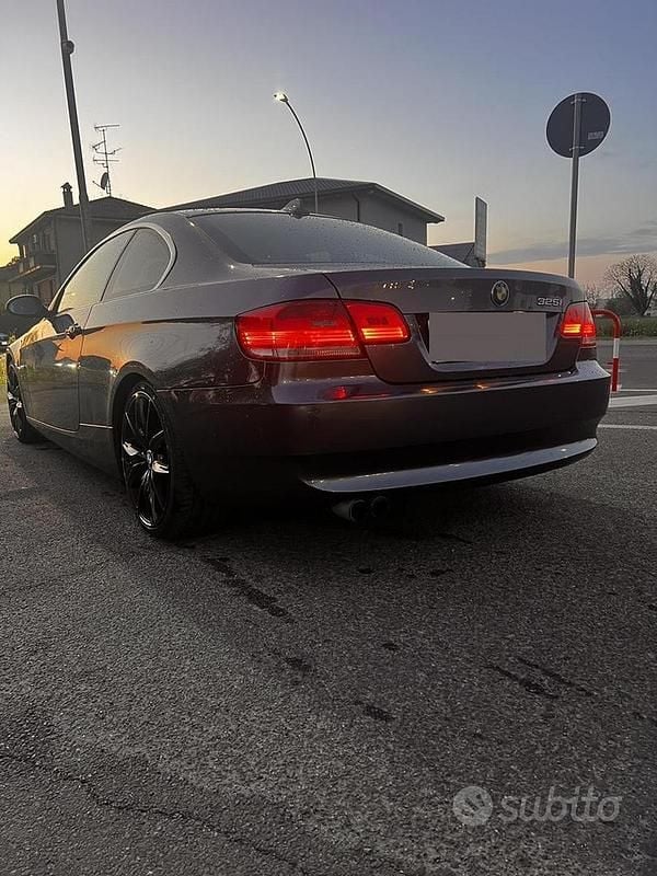 Usata BMW 325 M Sport 218 CV (160 kW) 2007 Grigio Coupé
