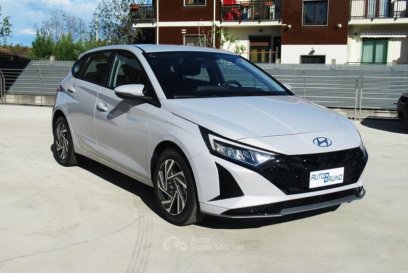 Grigio scuro Usata 2024 Hyundai i20 GO! Tre volumi | 14.900 € - Immagine 1/4