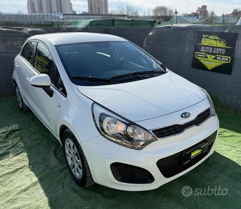 Usata Kia Rio 86 CV (63 kW) 2013 Bianco Berlina