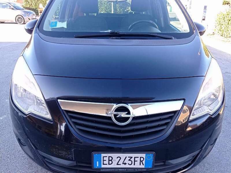 Usato 2010 Opel Meriva 1.6 Benzin 105 CV (3.700 €)