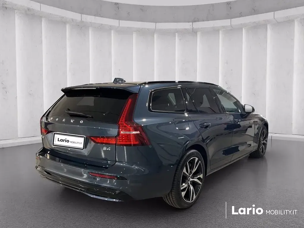 Nuova Volvo V60 Plus 197 CV (144 kW) 2025 Station wagon