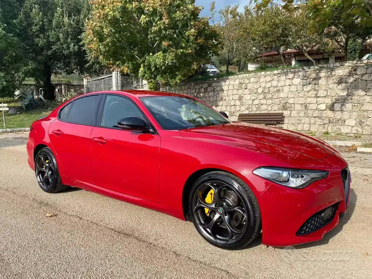 Usata Alfa Romeo Giulia 180 CV (132 kW) 2019 Rosso Berlina