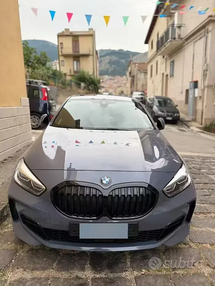 Usata BMW 118 Efficient Dynamics 150 CV (110 kW) 2025 Bluazzurro Utilitaria