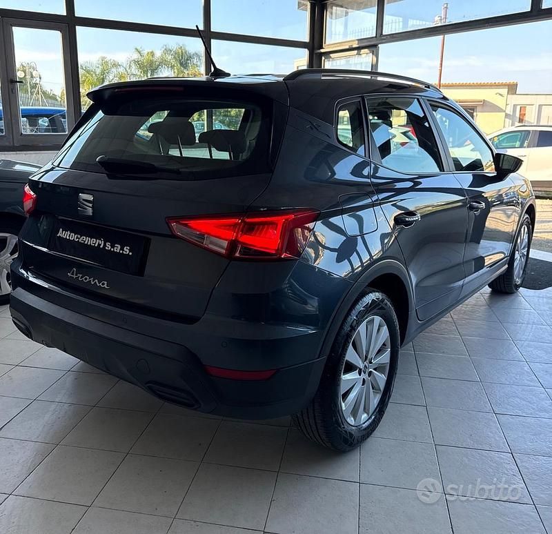 Usata Seat Arona Style 90 CV (66 kW) 2022 Grigio SUV