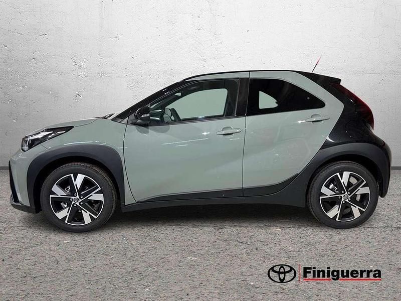Nuova Toyota Aygo X 116 CV (85 kW) 2026 Verde SUV