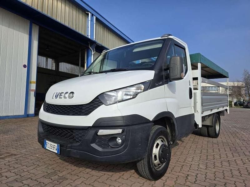 Usata Iveco Daily 150 CV (110 kW) 2016 Bianco Furgone
