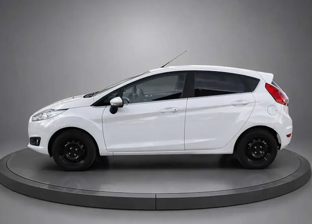 Usata Ford Fiesta Titanium 92 CV (67 kW) 2012 Bianco Berlina