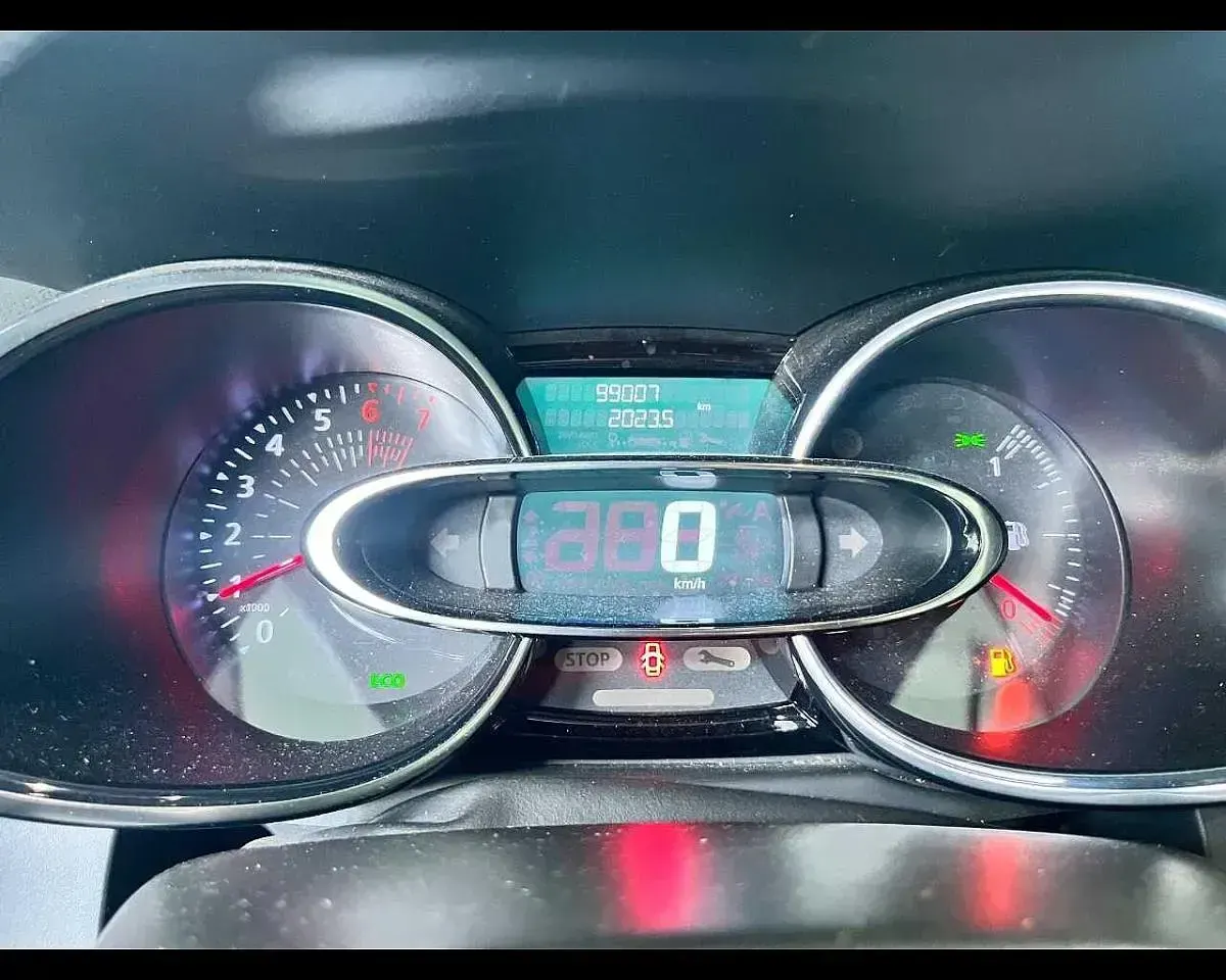 Usata Renault Clio Zen 90 CV (66 kW) 2019 Grigio Utilitaria