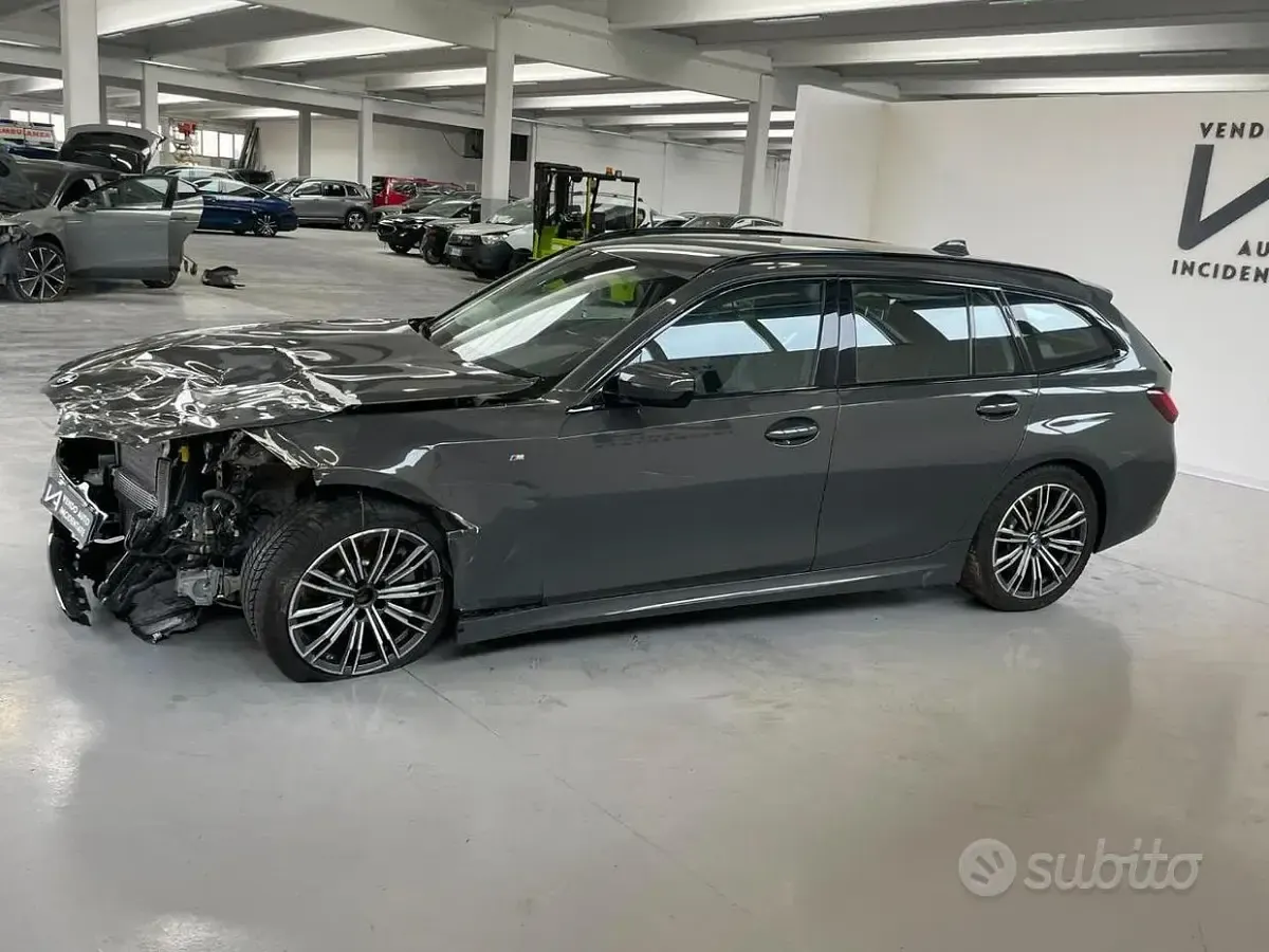 Usata BMW 330 M Sport 258 CV (189 kW) 2022 Grigio Station wagon