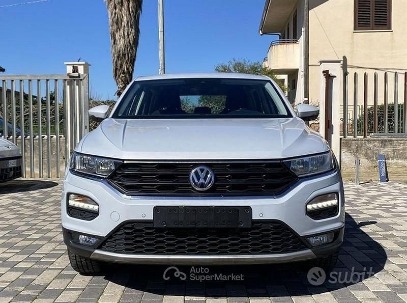 Usata VW T-Roc Business 116 CV (85 kW) 2020 Argento SUV