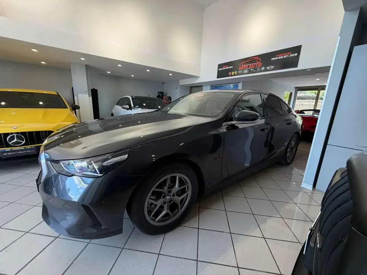 Usata BMW 520 M Sport 197 CV (144 kW) 2024 Nero Berlina