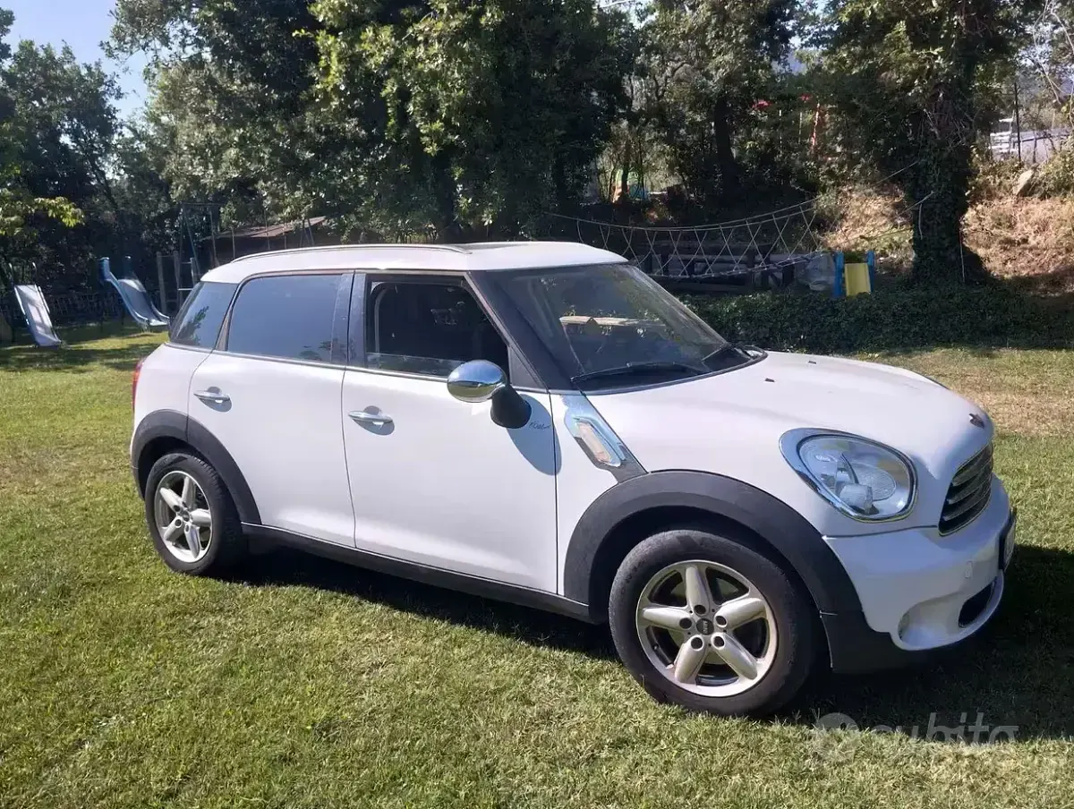 Usata Mini One D Countryman 90 CV (66 kW) 2012 Marrone SUV