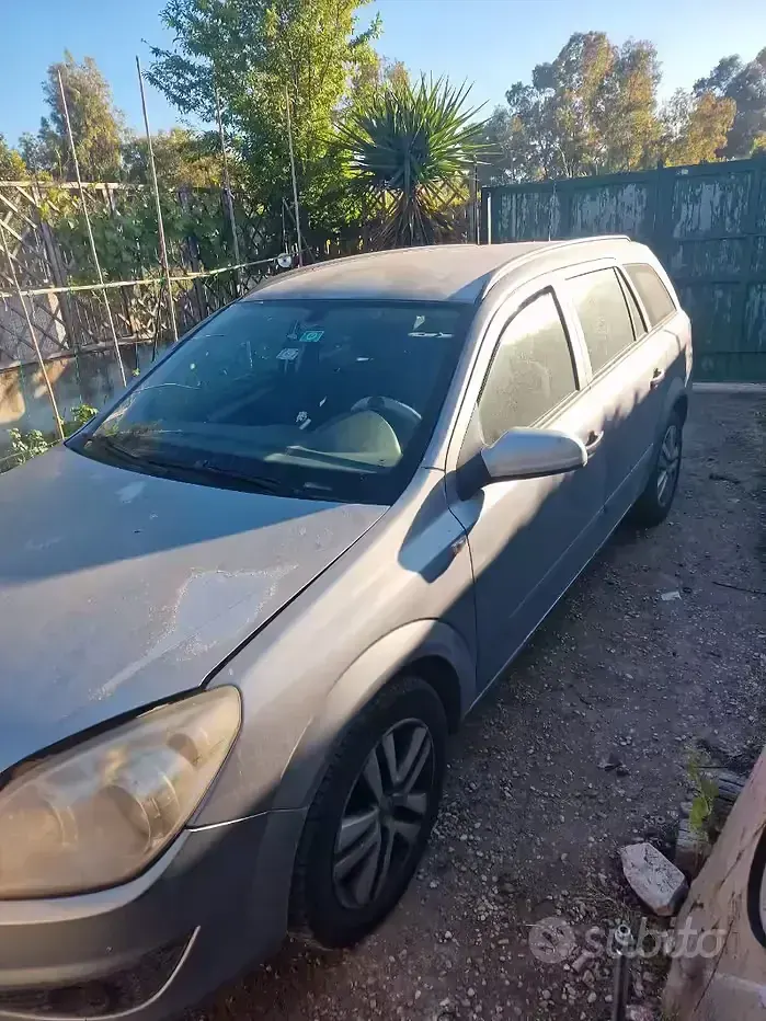 Usata Opel Astra 150 CV (110 kW) 2008 Station wagon