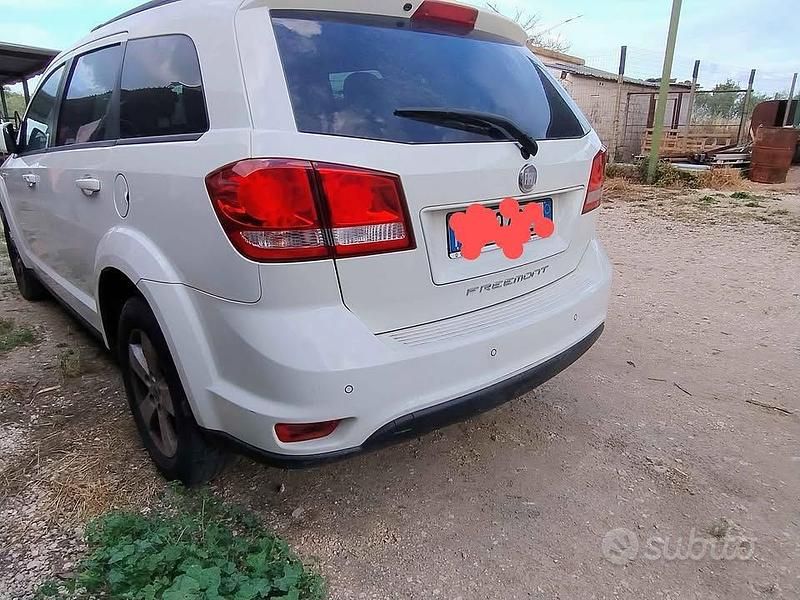 Usata Fiat Freemont 140 CV (102 kW) 2012 Bianco SUV