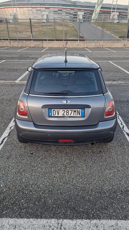 Usata Mini Cooper 75 CV (55 kW) 2009 Gray Utilitaria