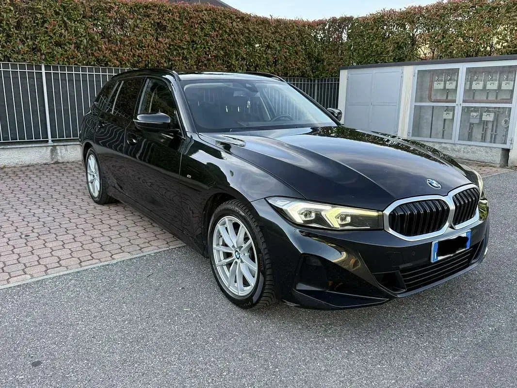 Usata BMW 318 Sport Line 150 CV (110 kW) 2023 Nero Station wagon